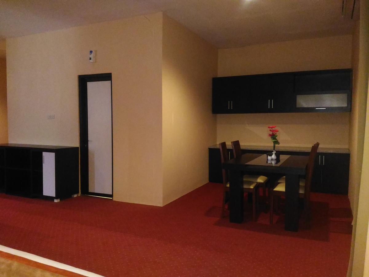 Grand Royal Taliwang Hotel Ngoại thất bức ảnh