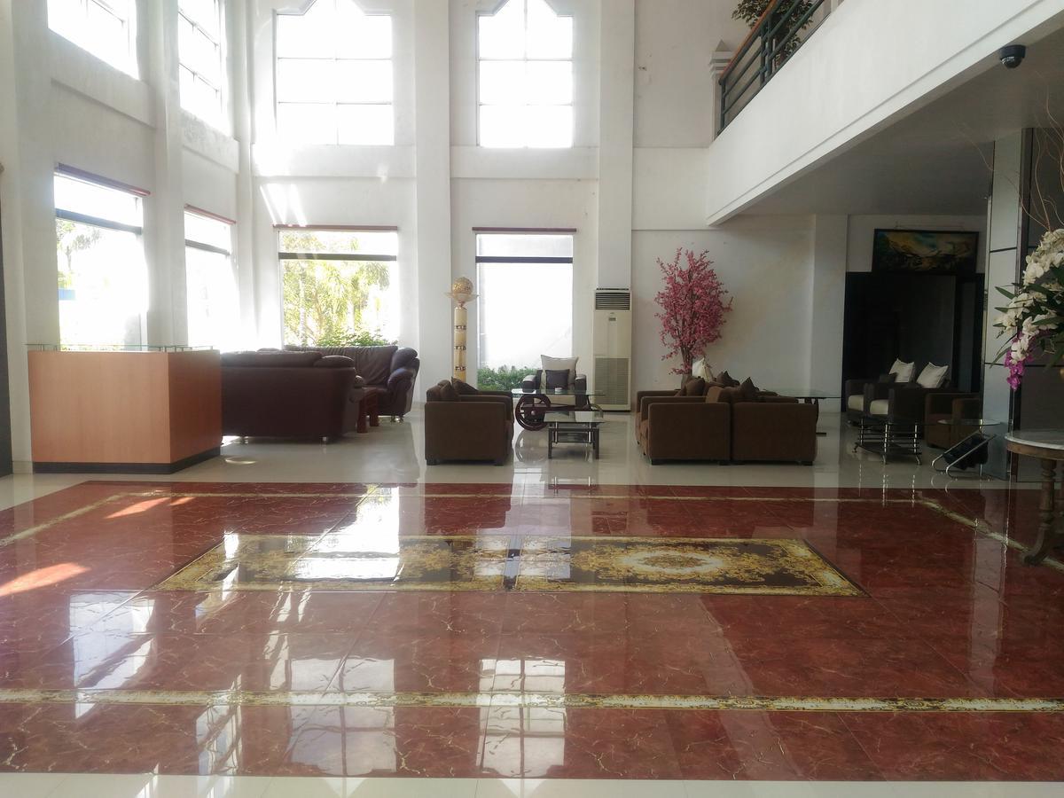 Grand Royal Taliwang Hotel Ngoại thất bức ảnh