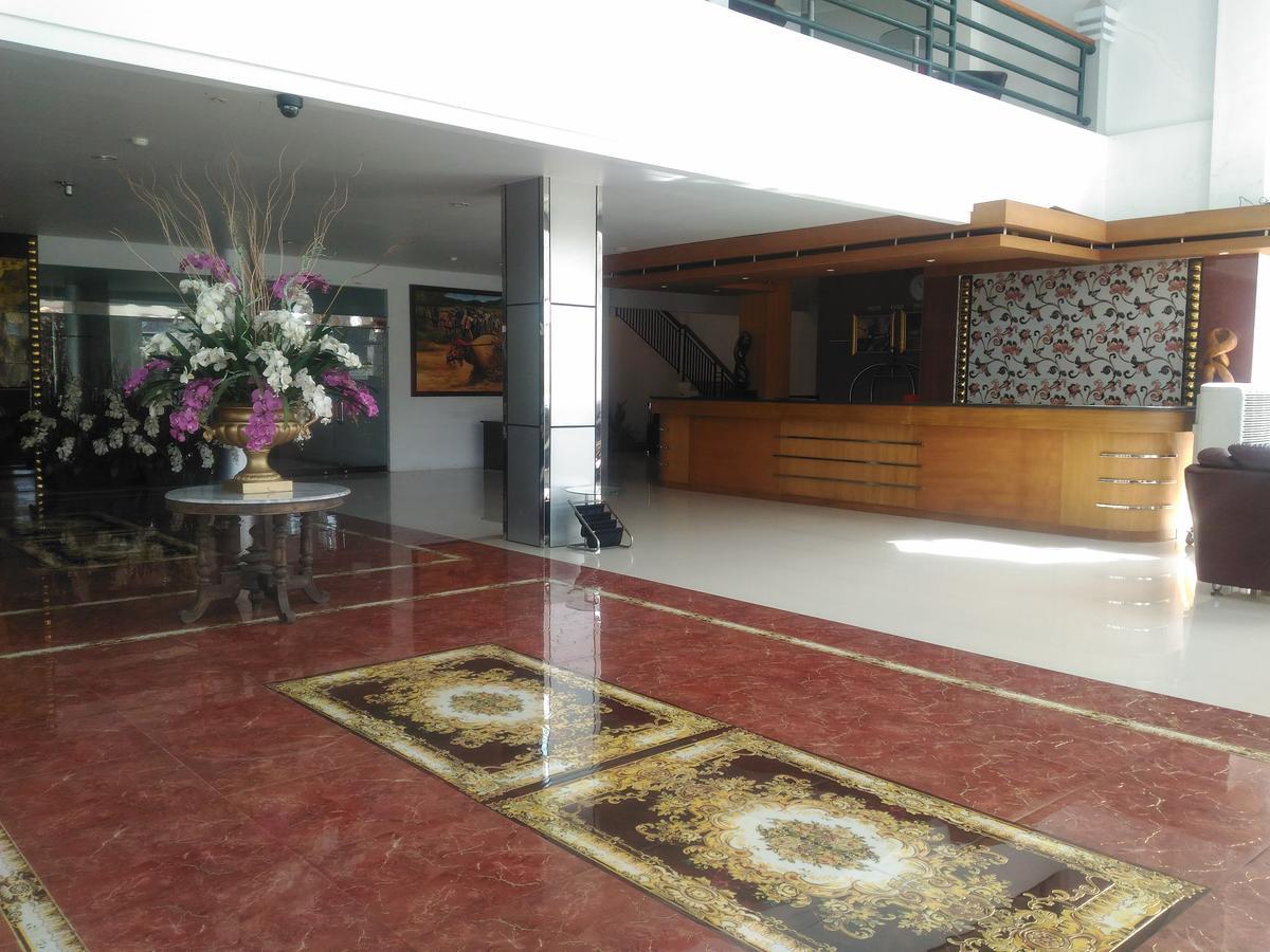 Grand Royal Taliwang Hotel Ngoại thất bức ảnh