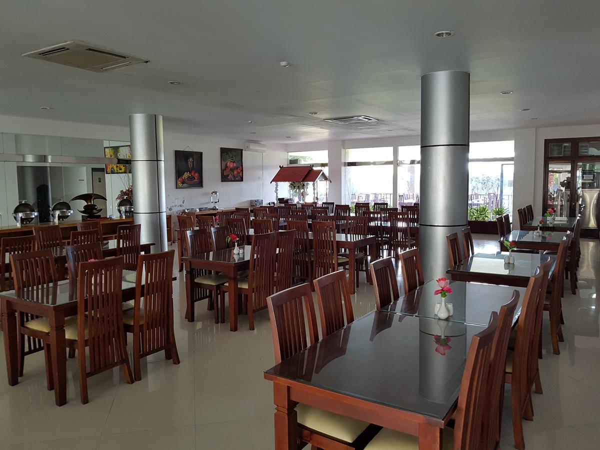 Grand Royal Taliwang Hotel Ngoại thất bức ảnh