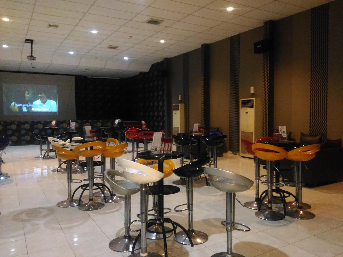 Grand Royal Taliwang Hotel Ngoại thất bức ảnh