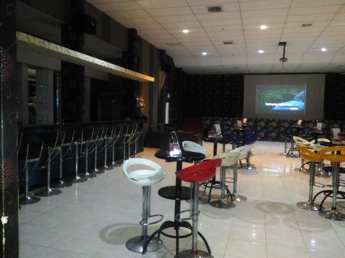 Grand Royal Taliwang Hotel Ngoại thất bức ảnh