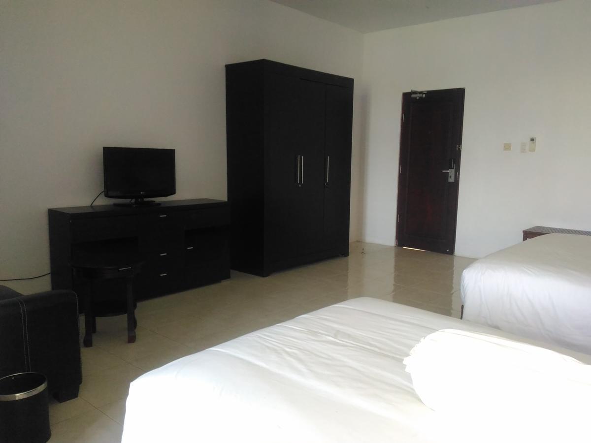 Grand Royal Taliwang Hotel Phòng bức ảnh