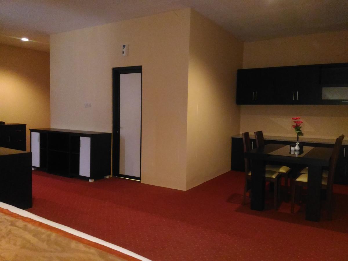 Grand Royal Taliwang Hotel Phòng bức ảnh