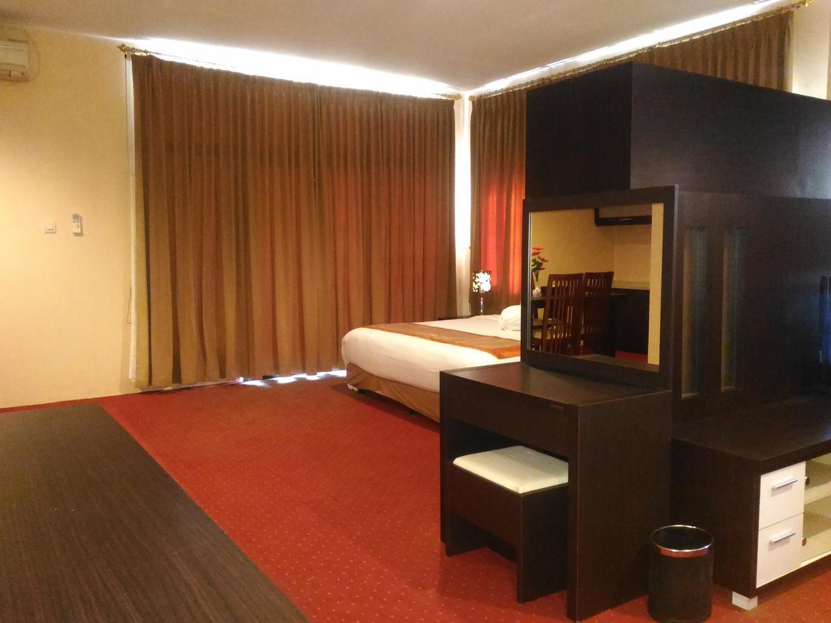 Grand Royal Taliwang Hotel Phòng bức ảnh